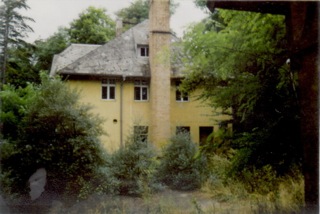 Bis 1998 stand das Haus leer.